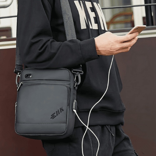 Sacoche Tech USB & Étanche en Tissu Oxford