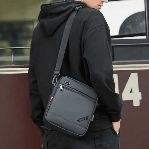 Sacoche Tech USB & Étanche en Tissu Oxford