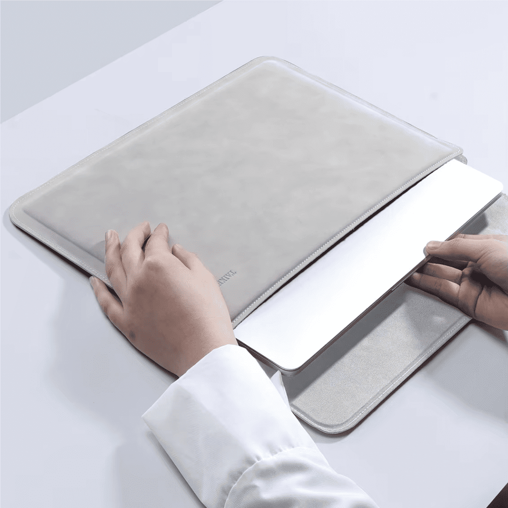 Housse Ordinateur Portable Multifonction - Support Magnétique et Tapis de Souris